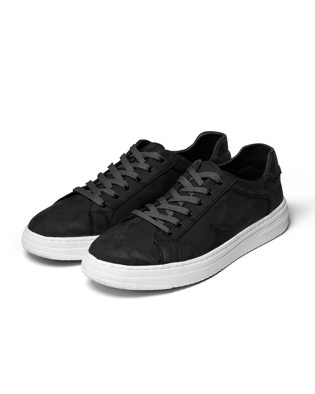 Belmont | Classic Leather-Like Sneaker
