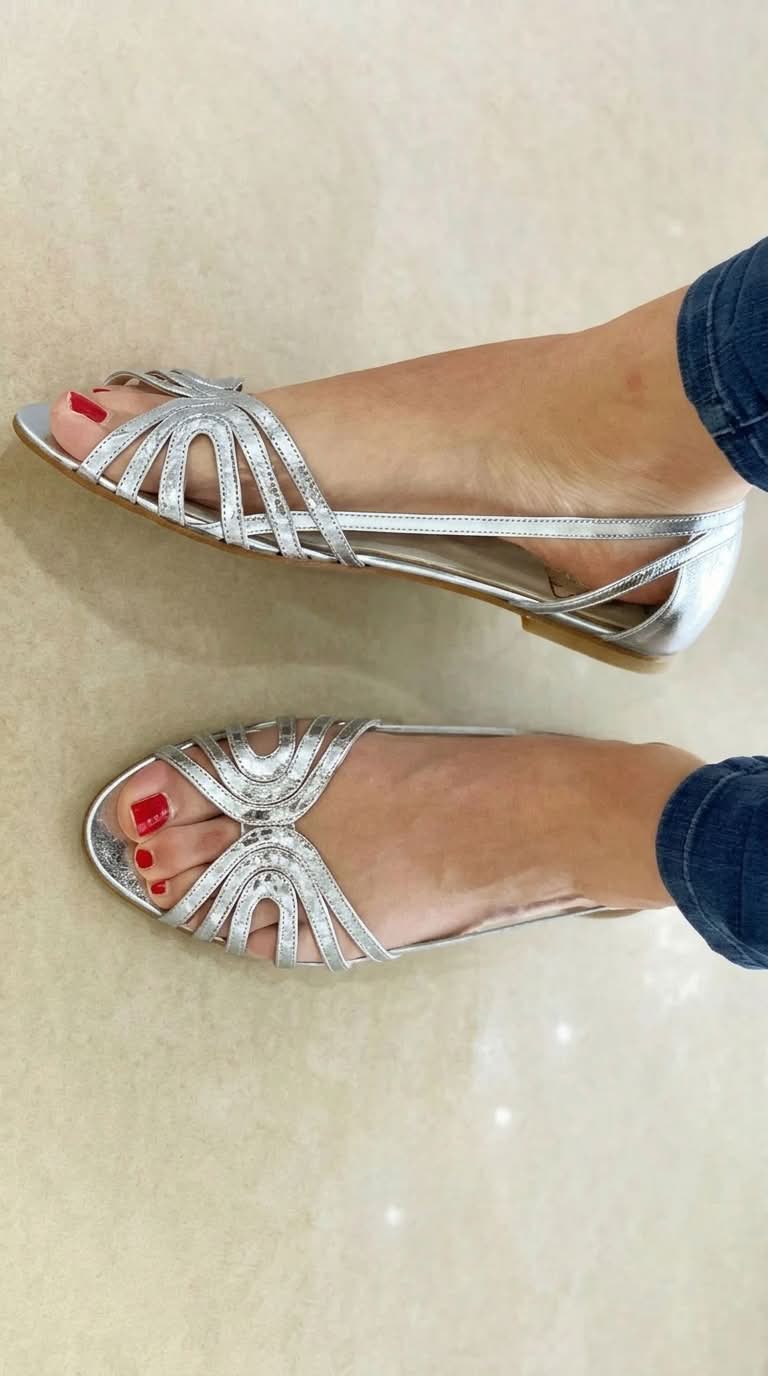 Eleonore | Gold Flat Sandals with Thin Straps