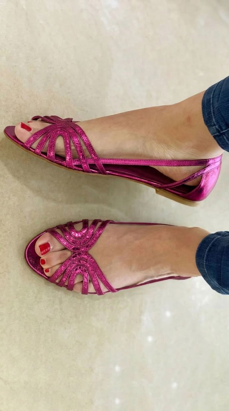 Eleonore | Gold Flat Sandals with Thin Straps
