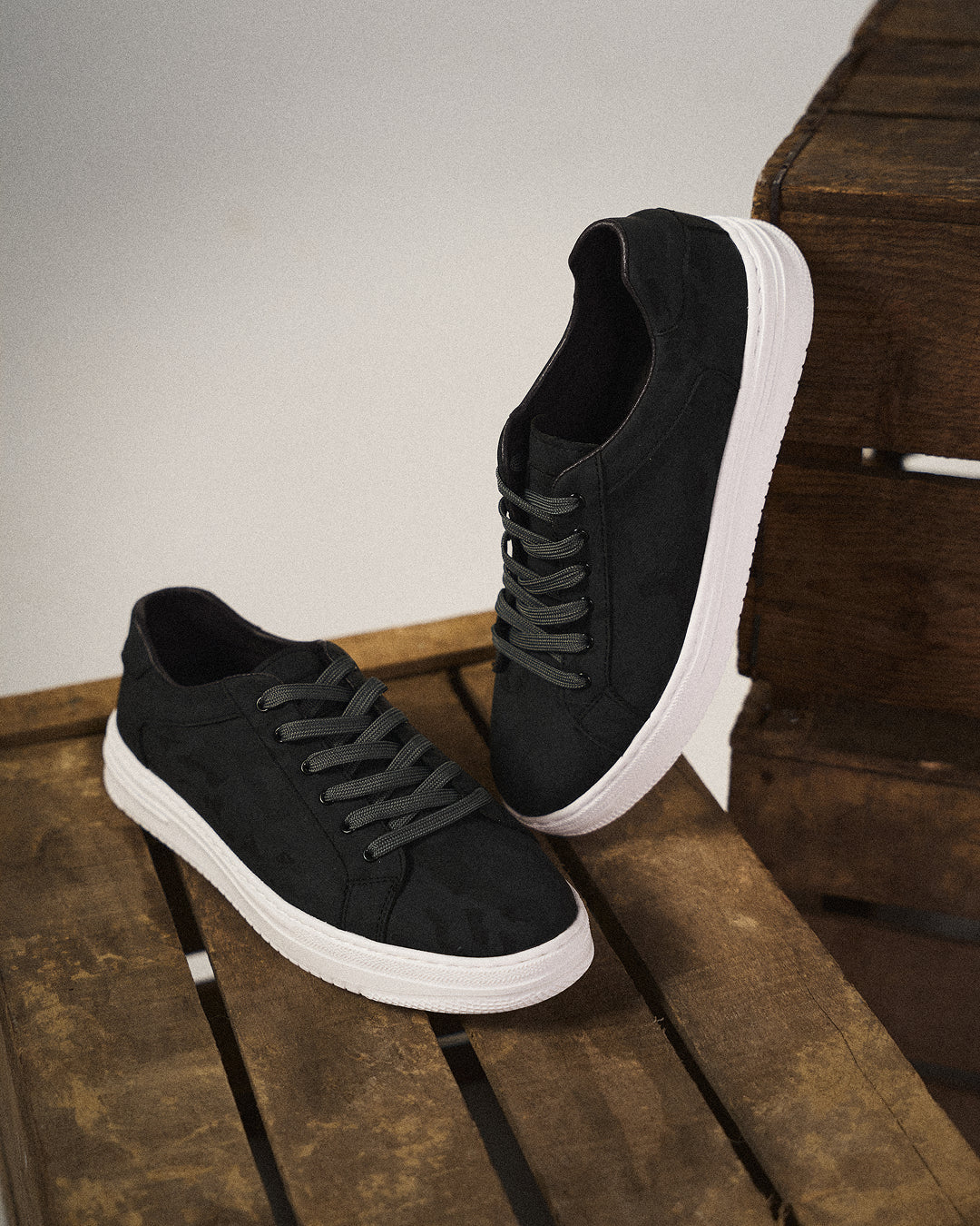 Belmont | Classic Leather-Like Sneaker