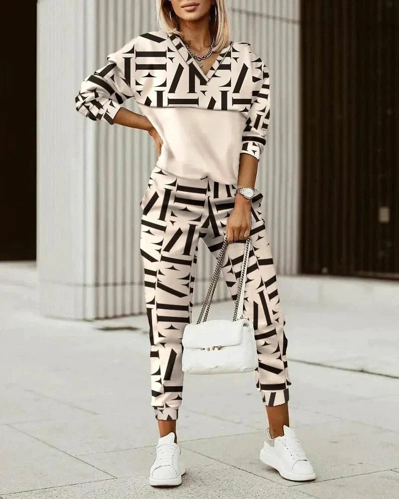 Women's Patterned Hoodie And Jogger Set, Long Sleeves