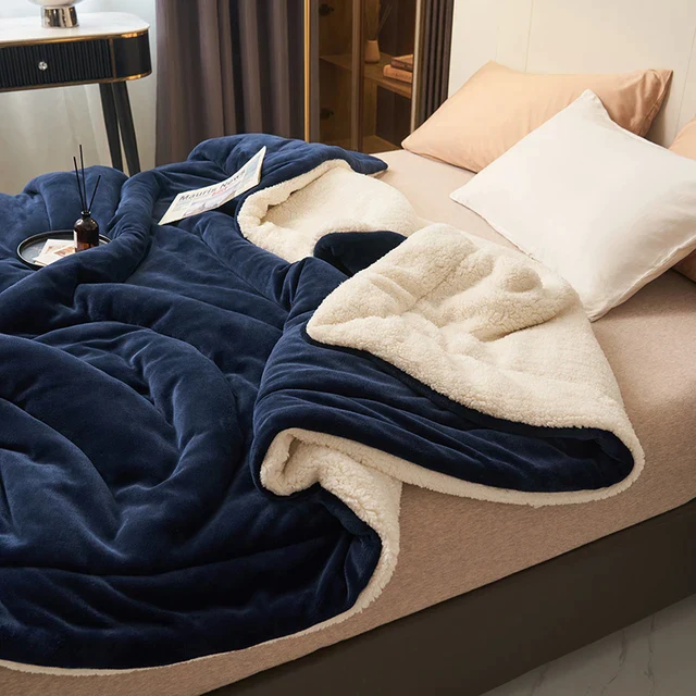 Cozy Double-Sided Plush Fleece Blanket with Sherpa and Quilted Design