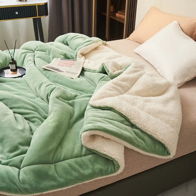 Cozy Double-Sided Plush Fleece Blanket with Sherpa and Quilted Design