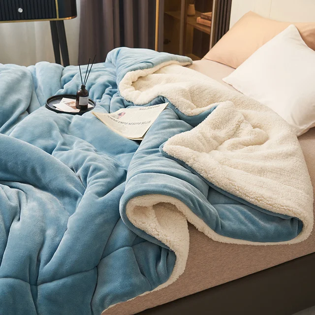 Cozy Double-Sided Plush Fleece Blanket with Sherpa and Quilted Design