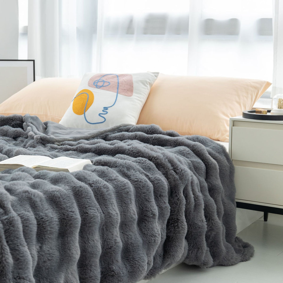 Cozy Reversible Winter Blanket for Ultimate Warmth and Comfort