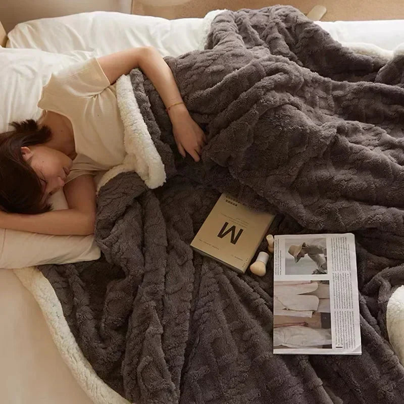 Cozy Thick Lambswool Blanket – Perfect for Winter Evenings