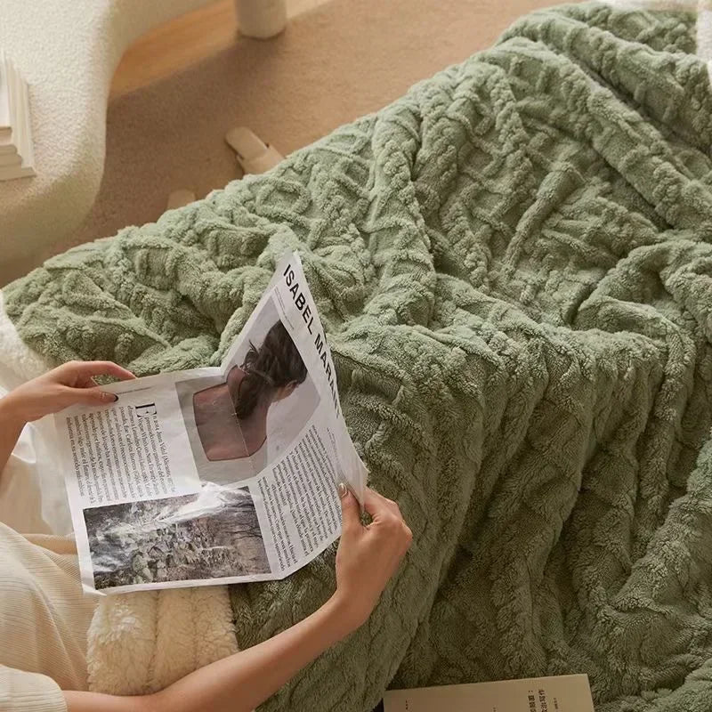 Cozy Thick Lambswool Blanket – Perfect for Winter Evenings