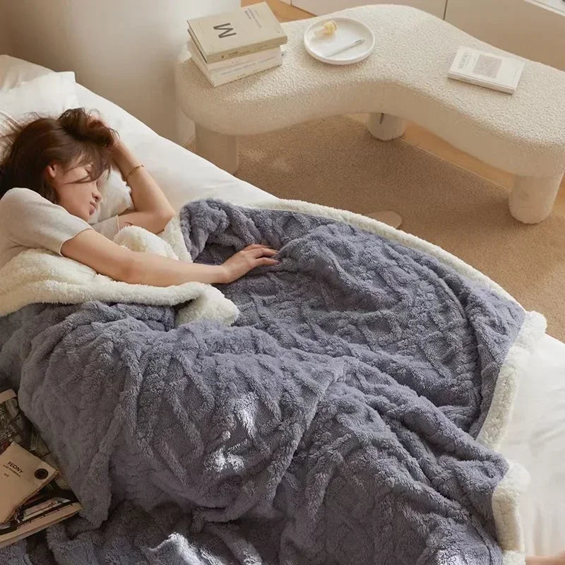 Cozy Thick Lambswool Blanket – Perfect for Winter Evenings