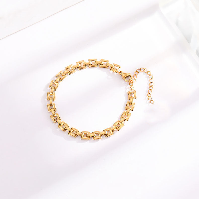 Gold Chain Bracelet Watch - Elegant Timepiece for Women
