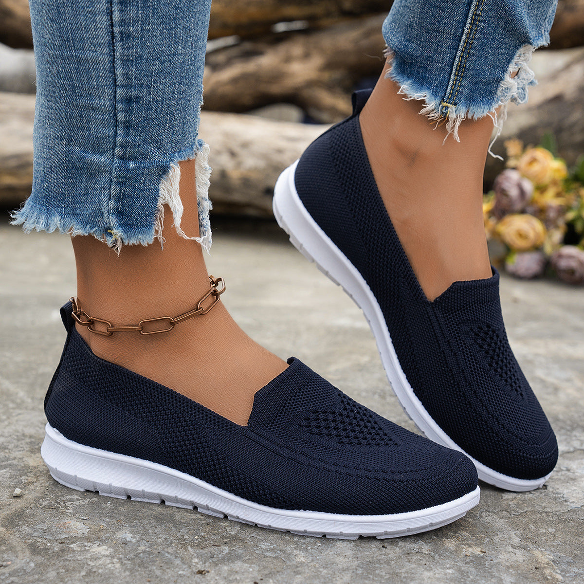 Women's Slip-On Walking Shoes Breathable Mesh Lightweight