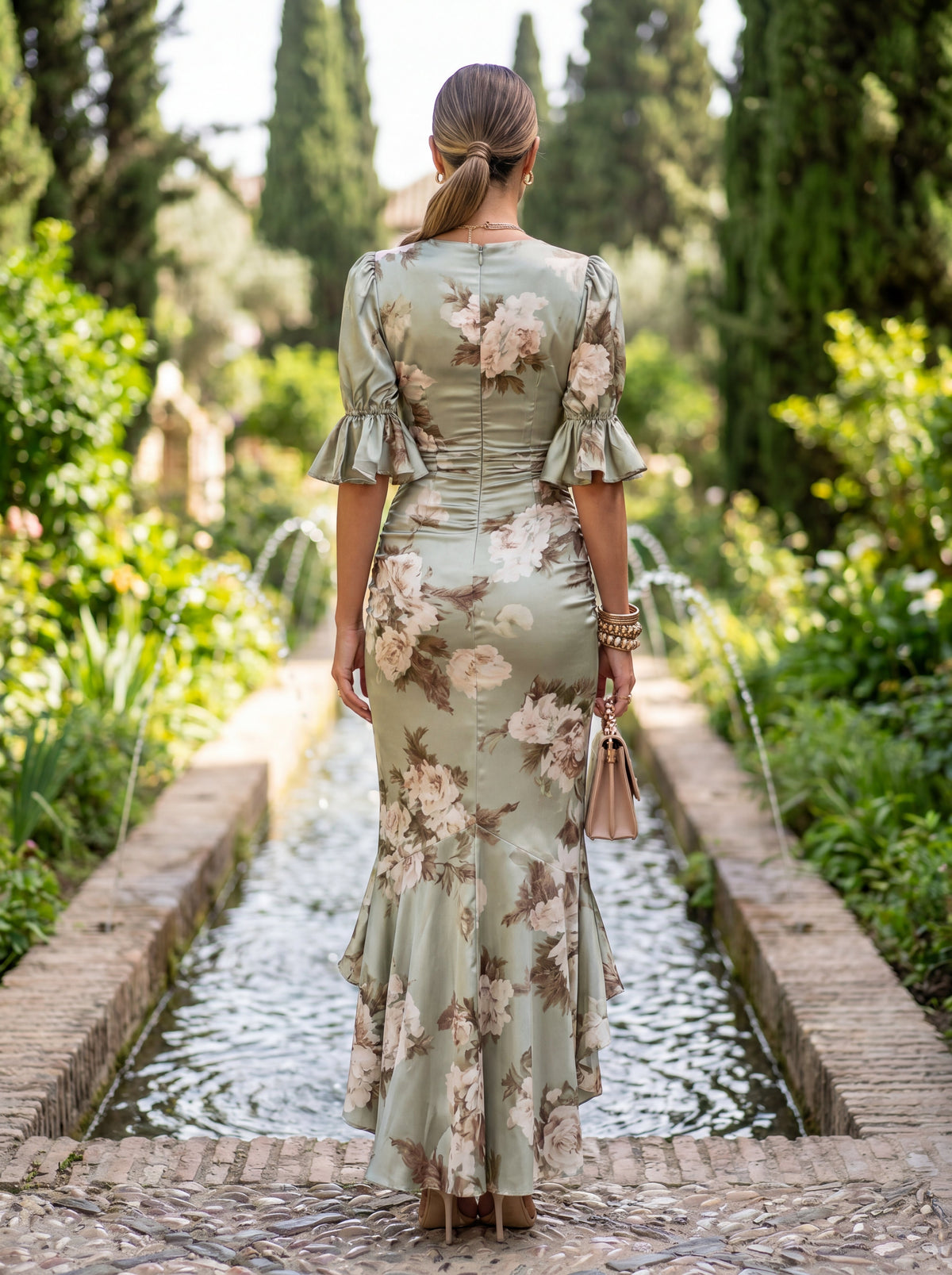 Ana | Long asymmetrical satin dress in green