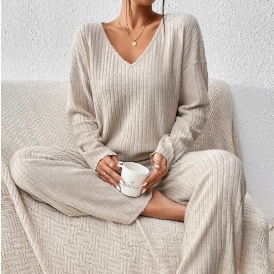 Adaline | Ribbed Knit Sweater Set with Long Sleeves and V-Neck for Women
