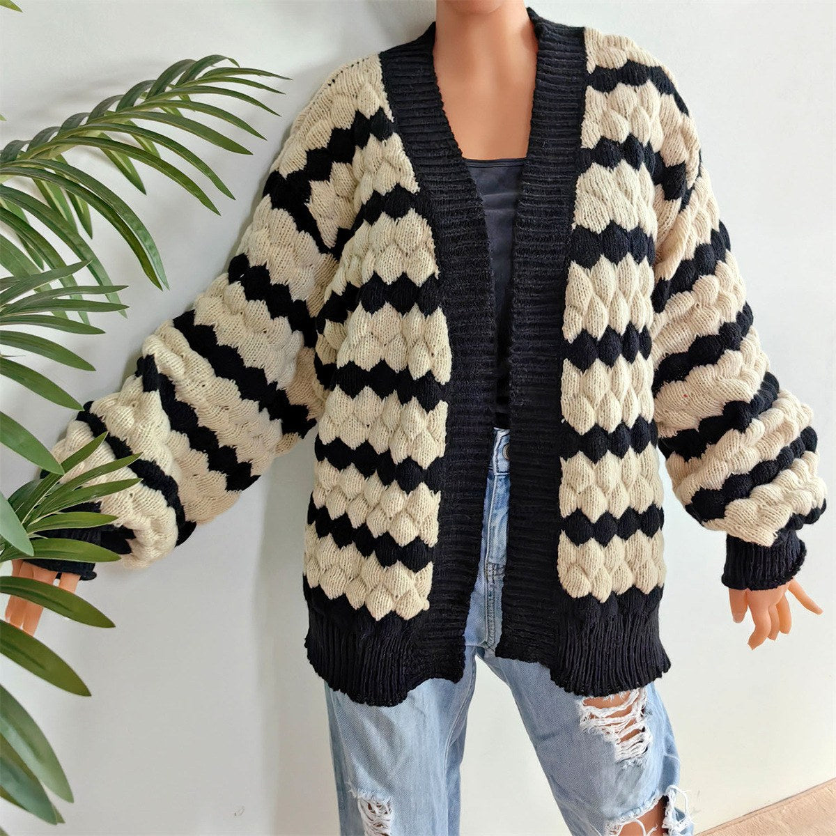 Allison - Women's Chunky Knit Patterned Cardigan
