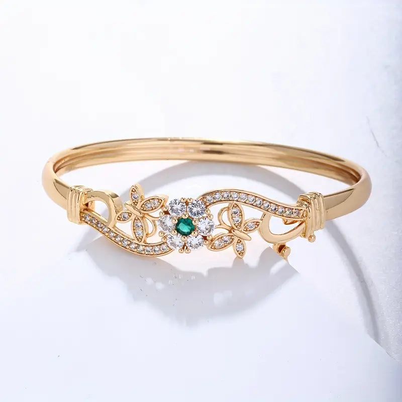 Gold Bracelet for Women | Isla Beaumont Timeless Chain Bracelet
