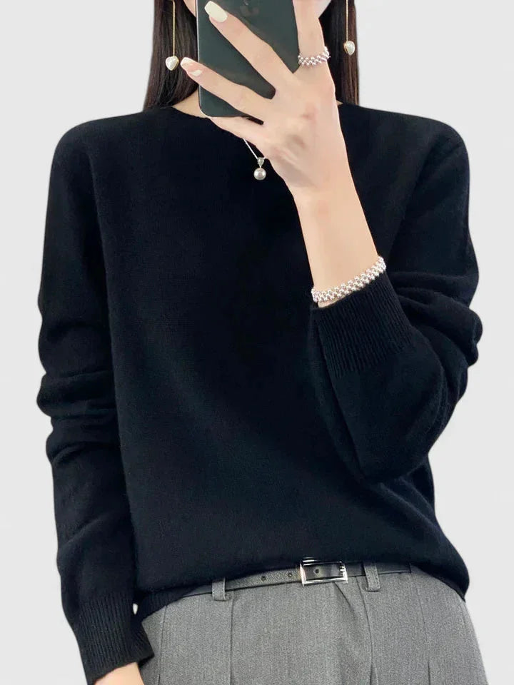 Women's comfortable crew neck knit sweater