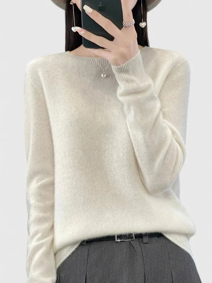 Women's comfortable crew neck knit sweater