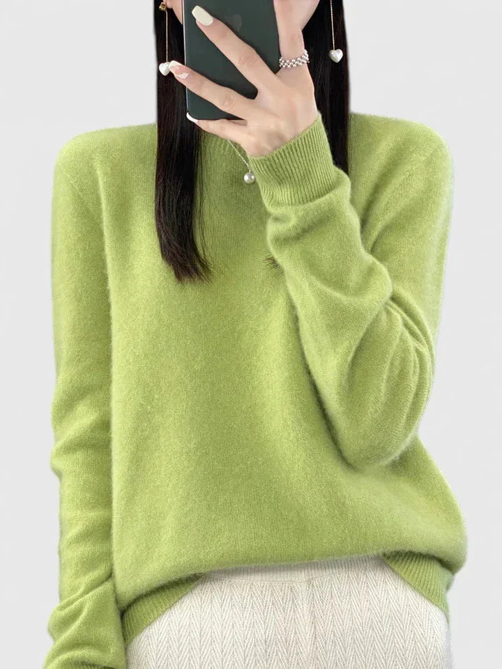 Women's comfortable crew neck knit sweater
