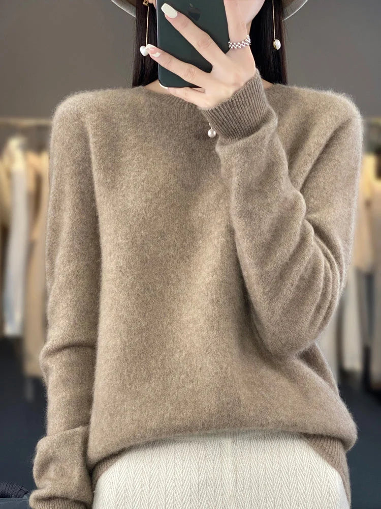 Women's comfortable crew neck knit sweater