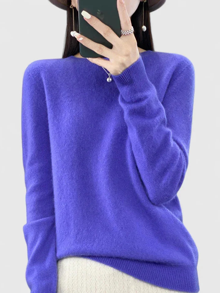 Women's comfortable crew neck knit sweater