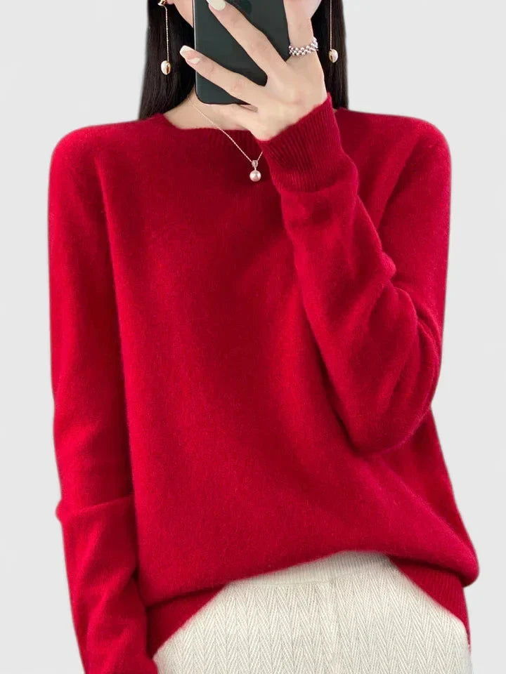 Women's comfortable crew neck knit sweater