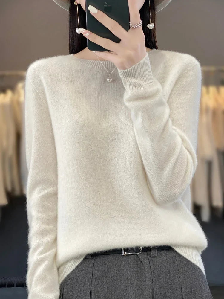 Women's comfortable crew neck knit sweater