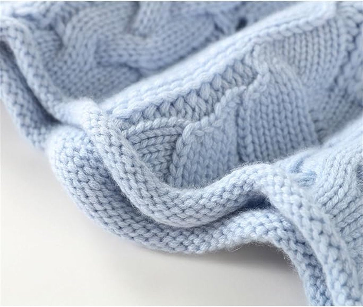 Women's Cable Knit Turtleneck Sweater with Loose Fit
