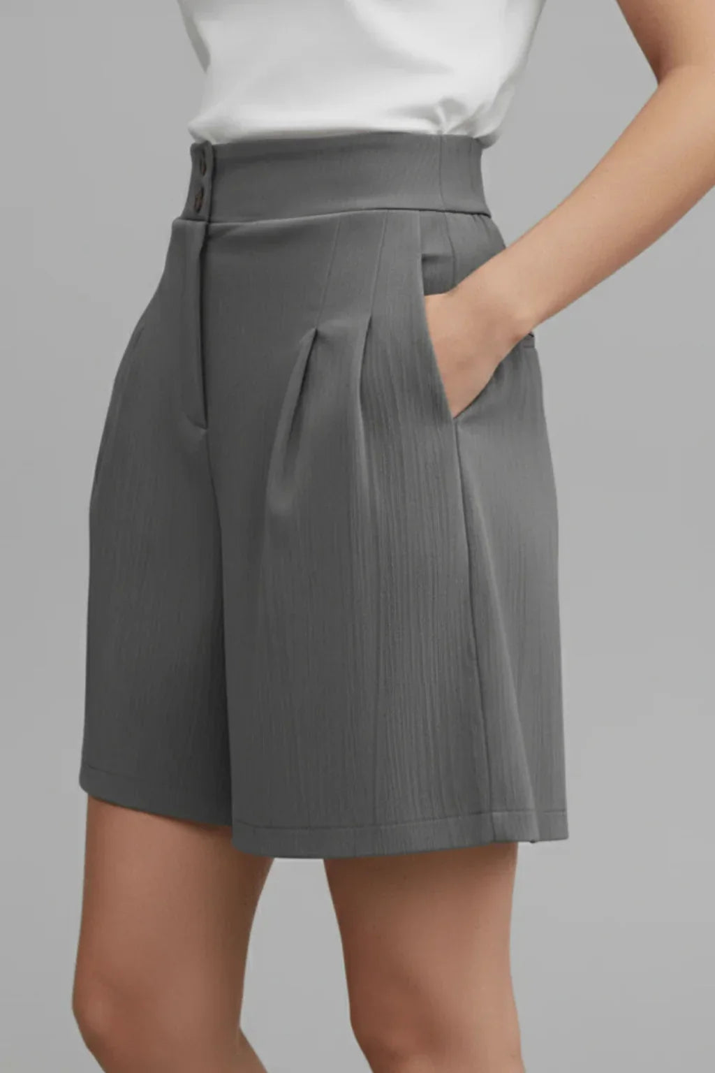 Eleanor | Baggy Tailored Pleated Bermuda Shorts with Button Front
