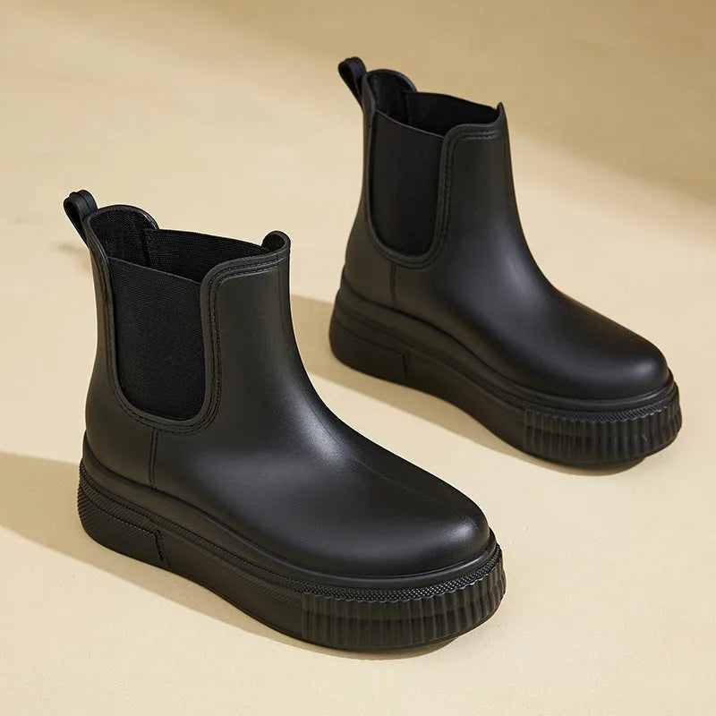 Women's chelsea boots with chunky platform sole