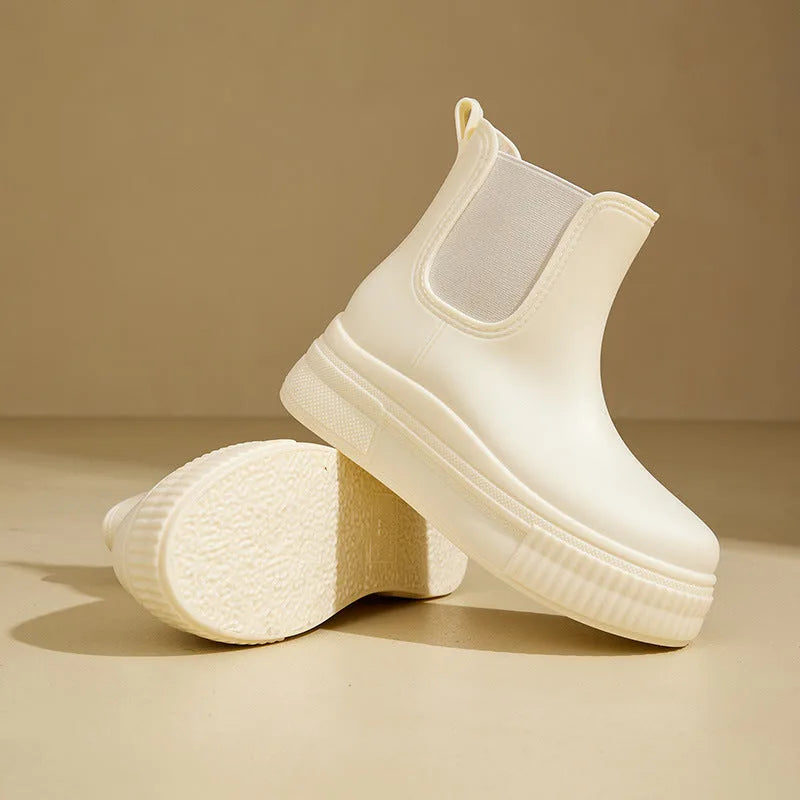 Women's chelsea boots with chunky platform sole