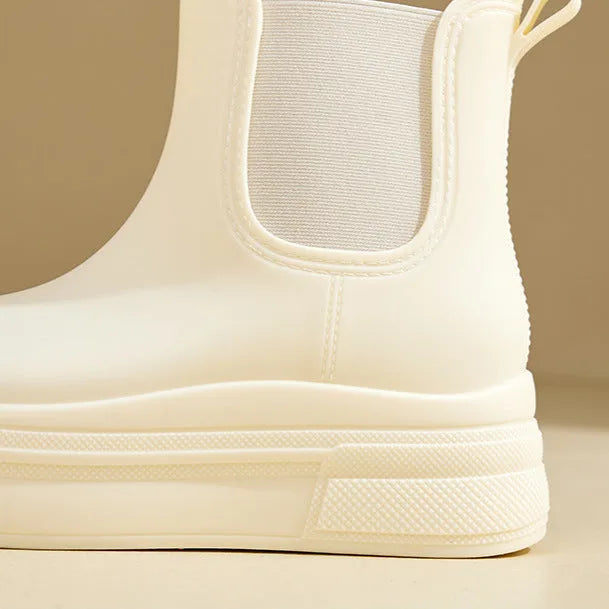 Women's chelsea boots with chunky platform sole