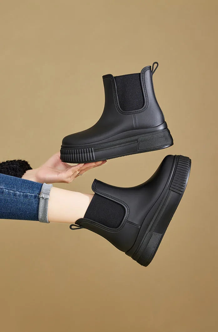 Women's chelsea boots with chunky platform sole