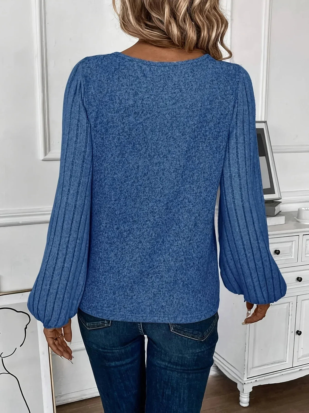 Women's knit v-neck sweater with ribbed balloon sleeves