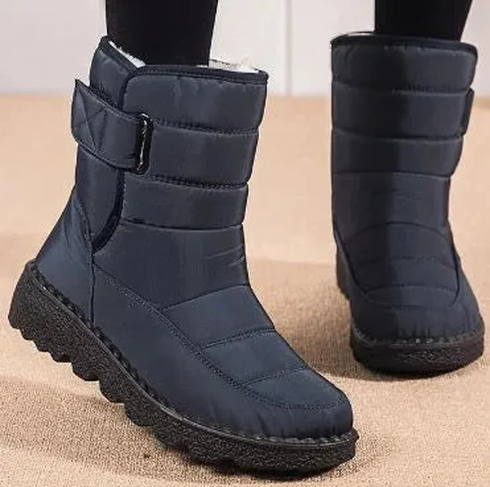 Women's quilted waterproof ankle boots