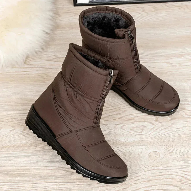 Women's quilted waterproof ankle boots