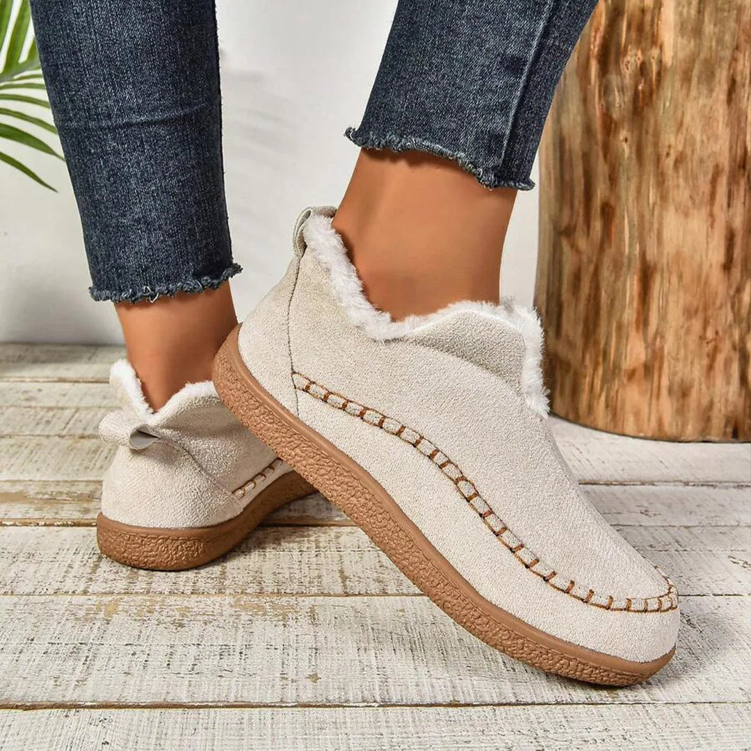Women's suede ankle boots with faux fur lining