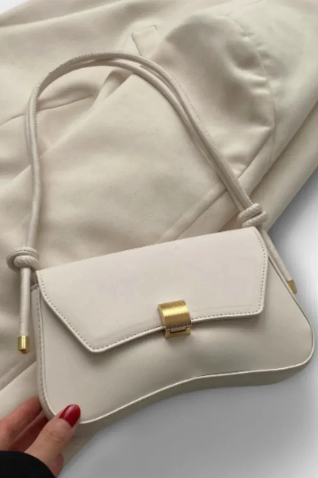 Gladys | Women's Shoulder Bag with Flap Closure and Clasp