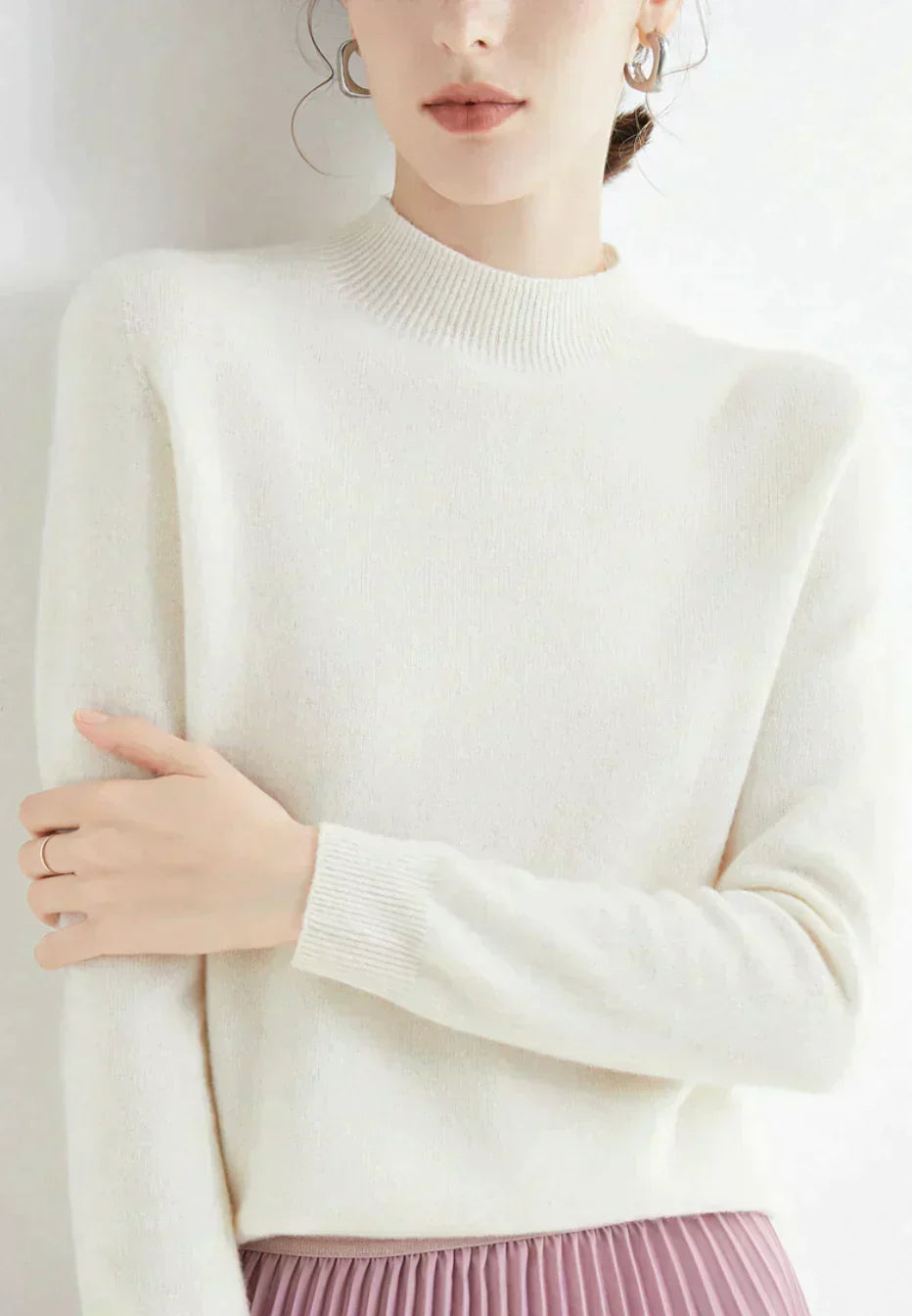 Gwendoline | Women's Ribbed Mock Neck Cashmere Knit Sweater with Ribbed Cuffs