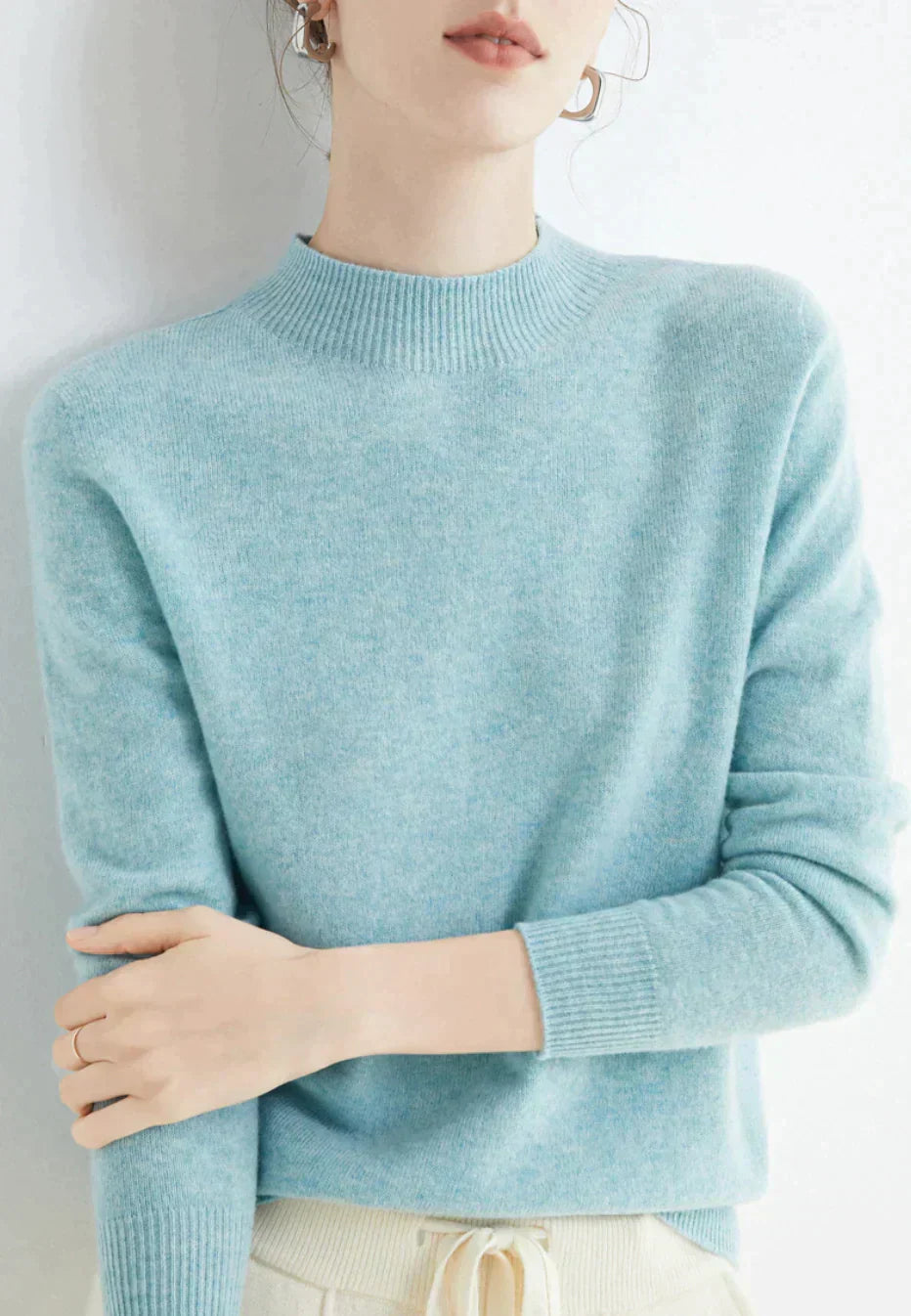 Gwendoline | Women's Ribbed Mock Neck Cashmere Knit Sweater with Ribbed Cuffs