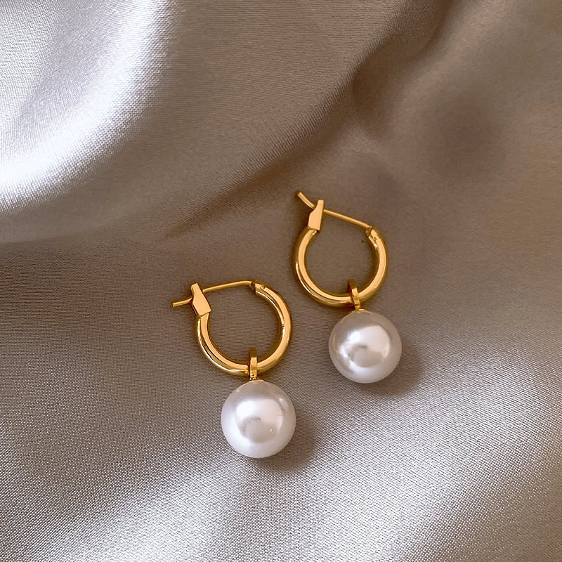 Golden Pearls | Elegant golden pearl earrings