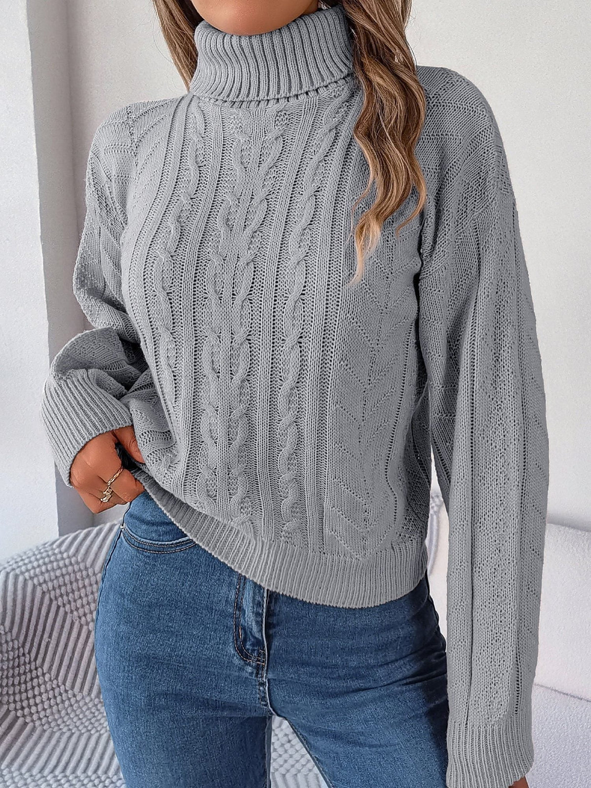 Junia | Cable Knit Turtleneck Sweater with Long Sleeves for Women
