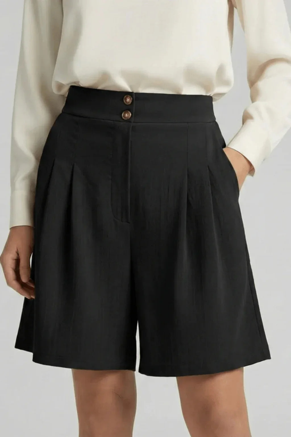 Naomi | Baggy Pleated Wide Leg Tailored Bermuda Shorts with Side Pockets