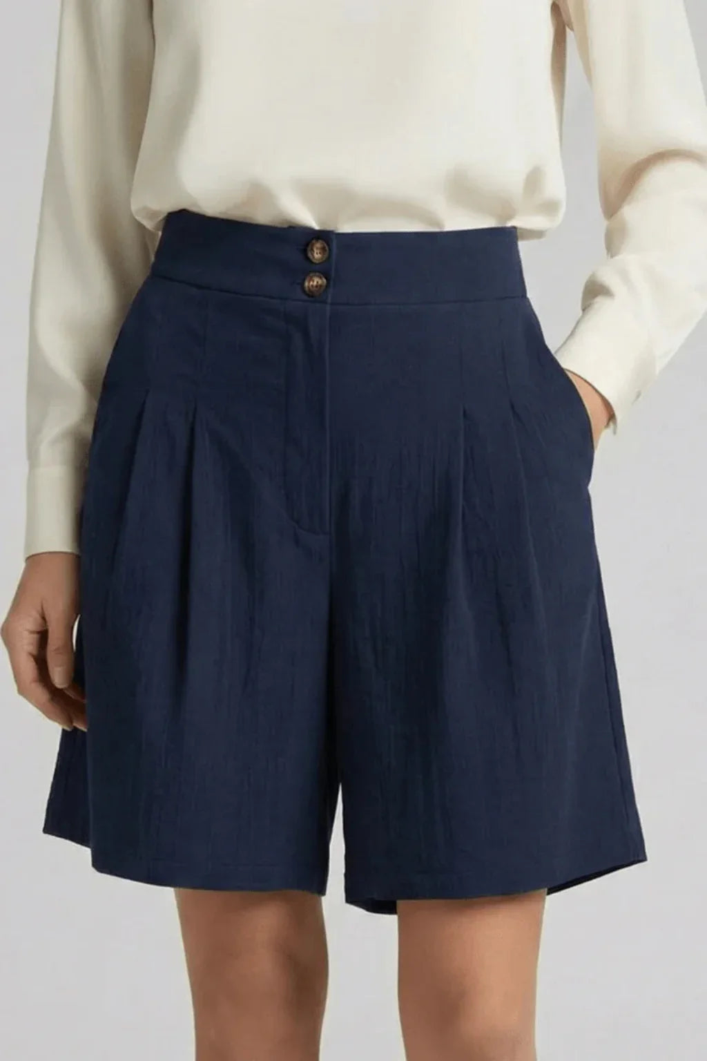 Naomi | Baggy Pleated Wide Leg Tailored Bermuda Shorts with Side Pockets