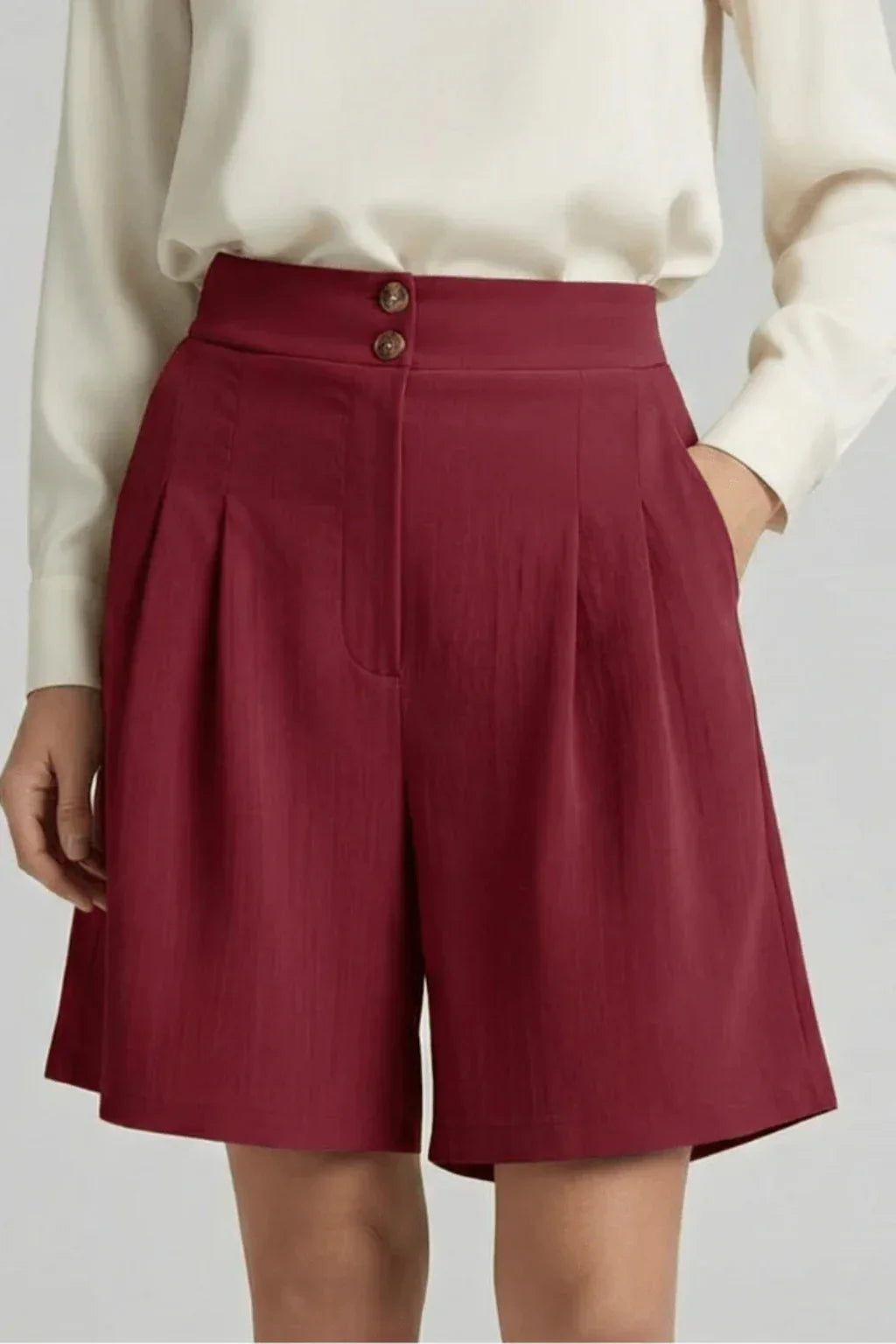 Naomi | Baggy Pleated Wide Leg Tailored Bermuda Shorts with Side Pockets