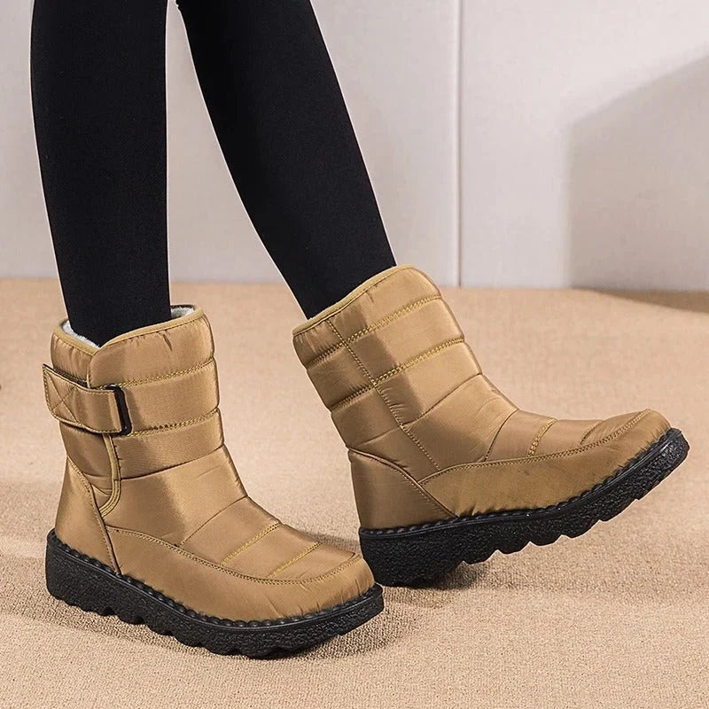 Snow Boots - Fleece Lined Ankle Strap Women's Winter Boots