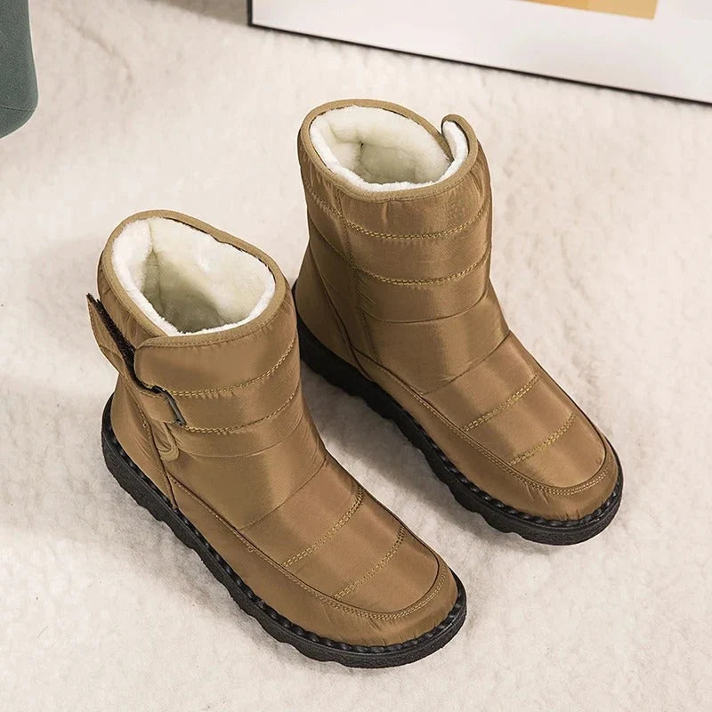 Snow Boots - Fleece Lined Ankle Strap Women's Winter Boots