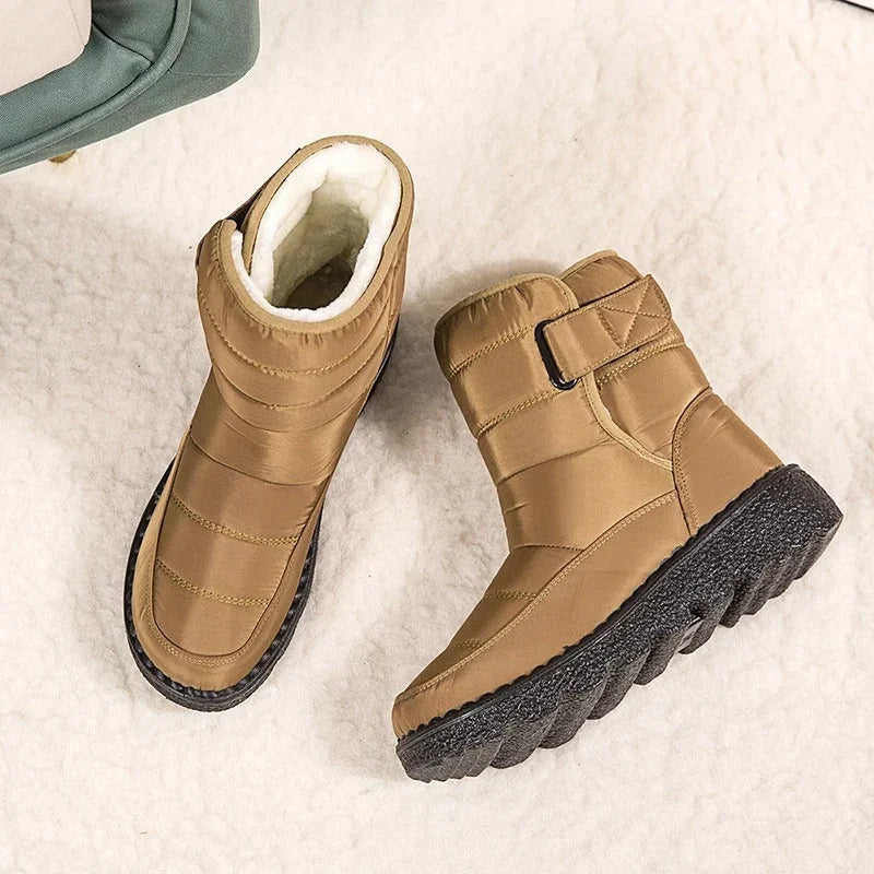 Snow Boots - Fleece Lined Ankle Strap Women's Winter Boots