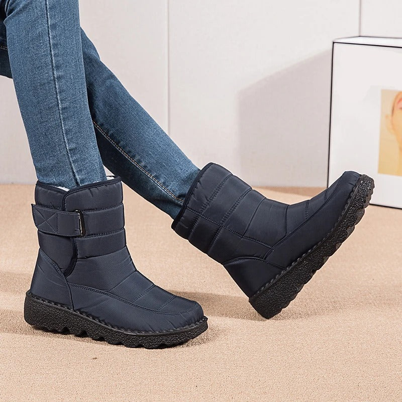 Snow Boots - Fleece Lined Ankle Strap Women's Winter Boots